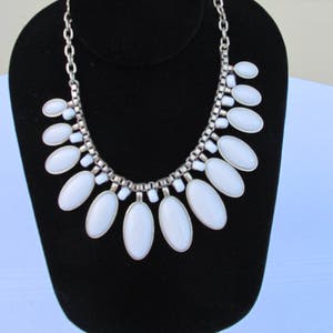 Sale Sale Lovely Vintage White Teardrop Necklace