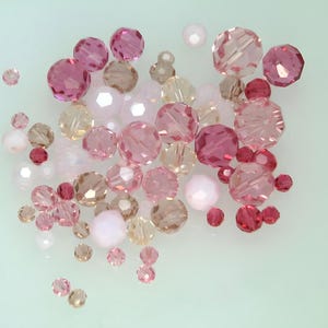 Swarovski 5000 runda pärlor i rosa nyanser. Storlekar 4, 6, 8, 10, 12 och 14 mm. Säljs i förpackningar om 2, 4, 6 och 12 pärlor.
