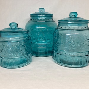 🌺 New Pioneer Woman Teal Blue Canisters Set  Blue canister, Blue canister  set, Glass canister set