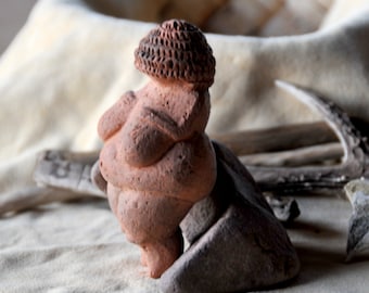 Fire Clay Venus of Willendorf Figurine: Earth Goddess Sculpture