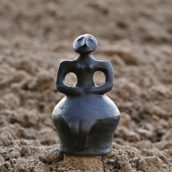 Neolithic Venus pagan goddess clay cup