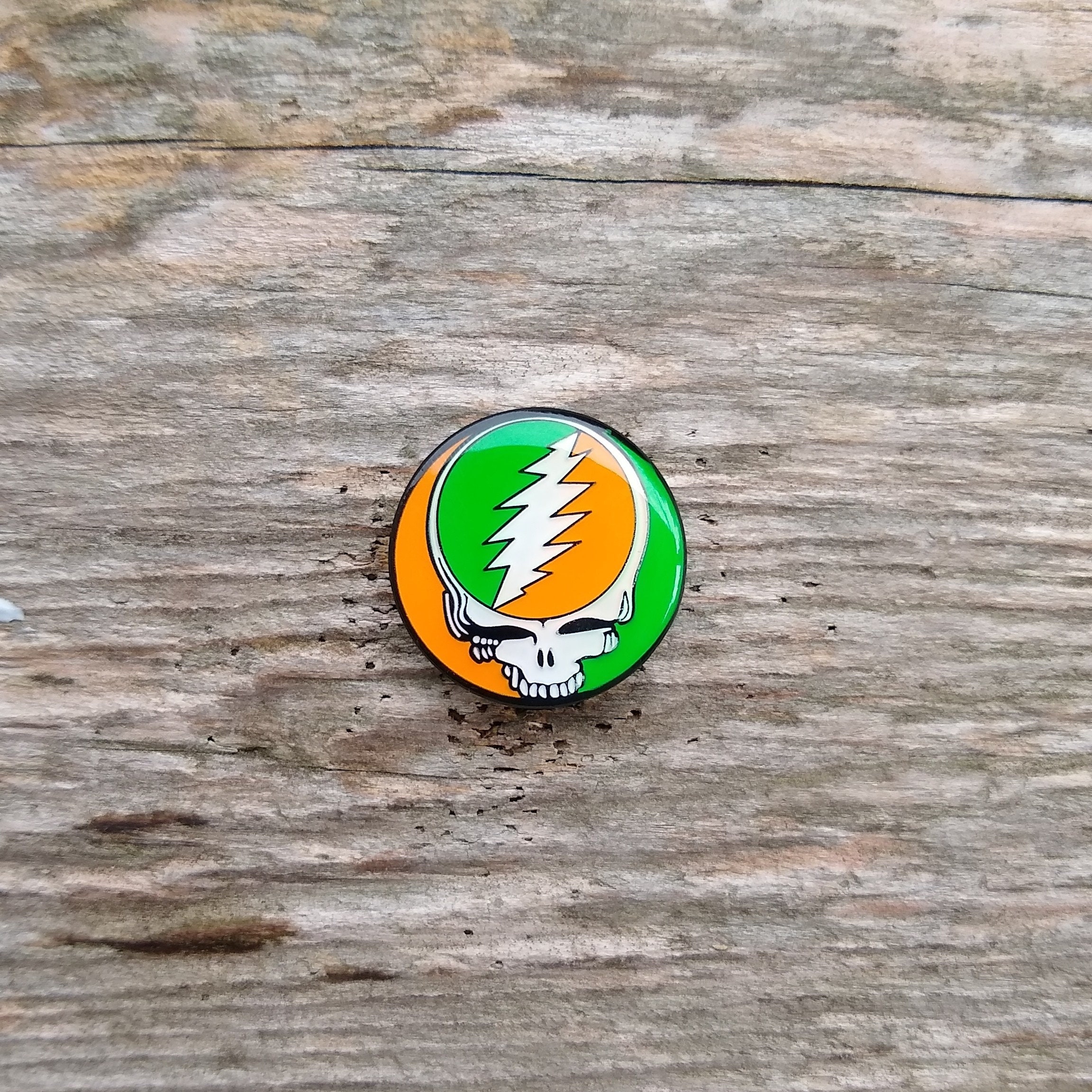 Irish Grateful Dead Skull Pin doppelt mit Gummirücken | Etsy