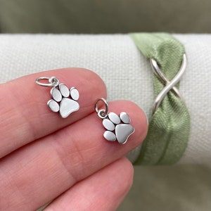 Set 2 x Pfoten Charm Sterling Silber 9 mm - Flacher Pfotenabdruck - Hundepfote Katzenpfote Tierliebhaber -Ohrringe Armband Halskette - Permanentschmuck F30