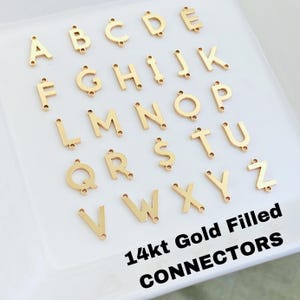 Conectores de letras verticales - Enlaces iniciales del alfabeto de 6 mm rellenos de oro de 14 kt - Letra lateral para collar - Suministros de joyería permanente L37