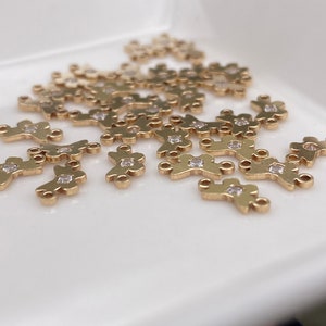 Set med 2 x Fjärilskopplingar - TINY 14kt guldfylld eller sterlingsilverfjäril för permanenta smycken - CZ Charm Permanent Jewelry L3 bild 5