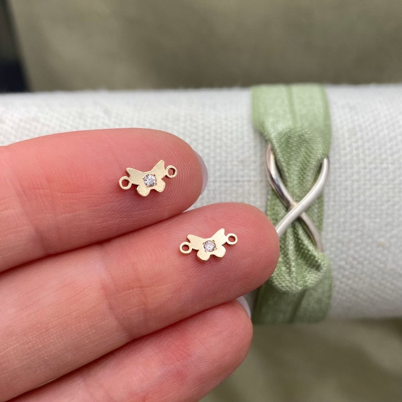Set med 2 x Fjärilskopplingar - TINY 14kt guldfylld eller sterlingsilverfjäril för permanenta smycken - CZ Charm Permanent Jewelry L3 bild 10