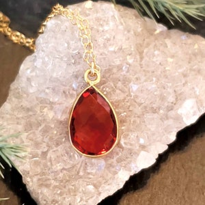 Januar Geburtsstein Halskette, Januar Granat Halskette, zierliche rote Granat Januar Geburtsstein Halskette, einzigartige Januar Geburtsstein Halskette