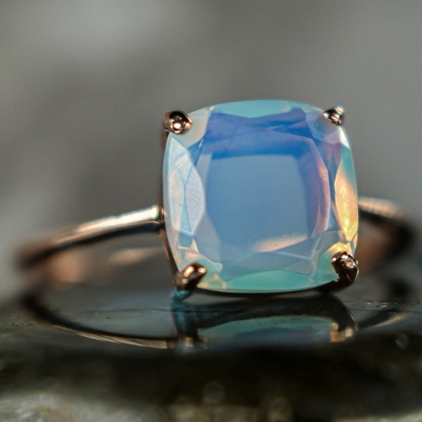 Anello opalite, anello opale bianco, anello opalite impilabile solitario, anello opalite quadrato, anello opale colorato, anello opalite opale vintage, oro rosa