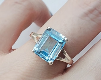 SALE 20% Off,Aquamarine ring, brilliant emerald cut aquamarine ring set in sterling silver, aquamarine engagement ring, aquamarine ring