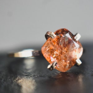 Sunstone ring prong setting, raw natural sunstone ring, sunstone ring for women, sunstone stacking square ring, unique vintage sunstone ring