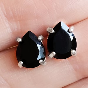 Teardrop onyx posts, teardrop onyx studs, pear onyx earring, small genuine onyx earrings, onyx posts, unique black onyx earrings, onyx