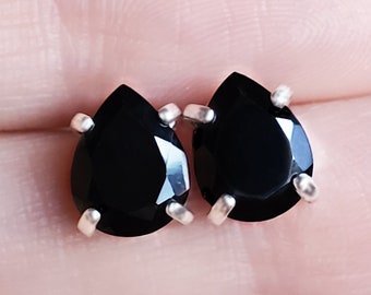 Teardrop onyx stud earrings, teardrop onyx studs, pear onyx earring, small genuine onyx earrings, onyx posts, unique black onyx earrings