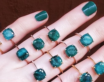 Emerald ring, raw natural emerald ring, emerald ring for women, emerald stacking ring, unique vintage emerald ring, emerald solitaire ring