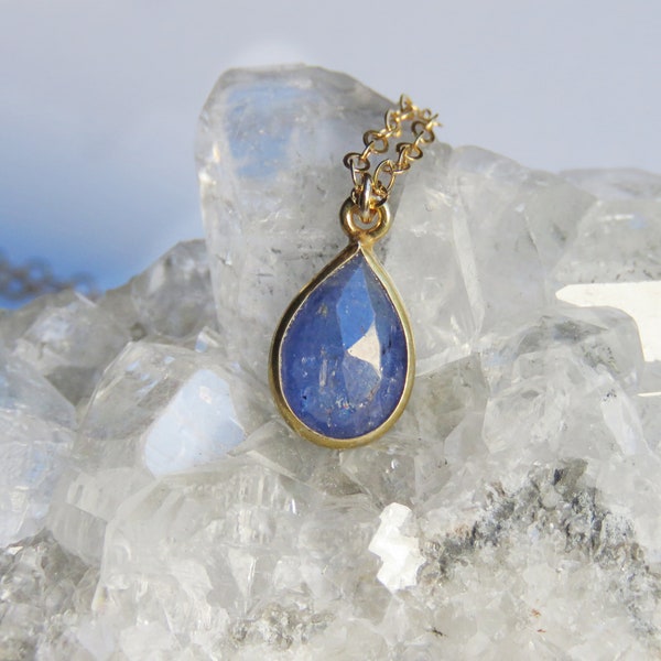 Limited edition tanzanite necklace, tanzanite necklace, natural raw tanzanite necklace, tanzanite and gold necklace, charm necklace