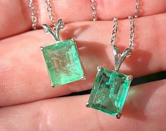 Smaragd-Doppelkette im Smaragdschliff, leuchtend grüne, natürliche Smaragdkette in Silber, Gelbgold und Roségold