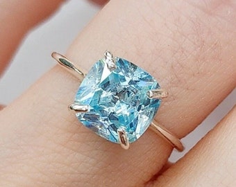Brilliant cut aquamarine ring, aquamarine engagement ring, vintage aquamarine ring, Aquamarine birthstone ring, unique birthstone ring