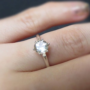 Anello con zaffiro champagne, anello con zaffiro bianco, anello di fidanzamento, anello con zaffiro brillante, splendido zaffiro bianco e giallo