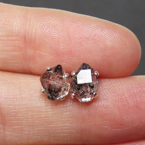 Spotted Herkimer Diamond Earrings, salt and pepper herkimer raw diamond studs, salt pepper crystal point diamond earring, natural earrings