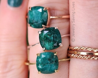 Emerald ring, raw natural emerald ring, emerald square ring for women, emerald stacking ring, unique vintage emerald ring, emerald solitaire