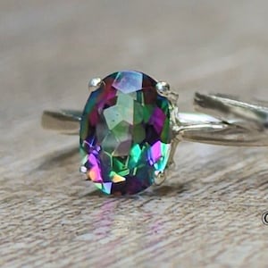 Alexandrite Ring, Vintage Alexandrite ring, Oval Brilliant Alexandrite Ring, Round green to purple color changing alexandrite ring