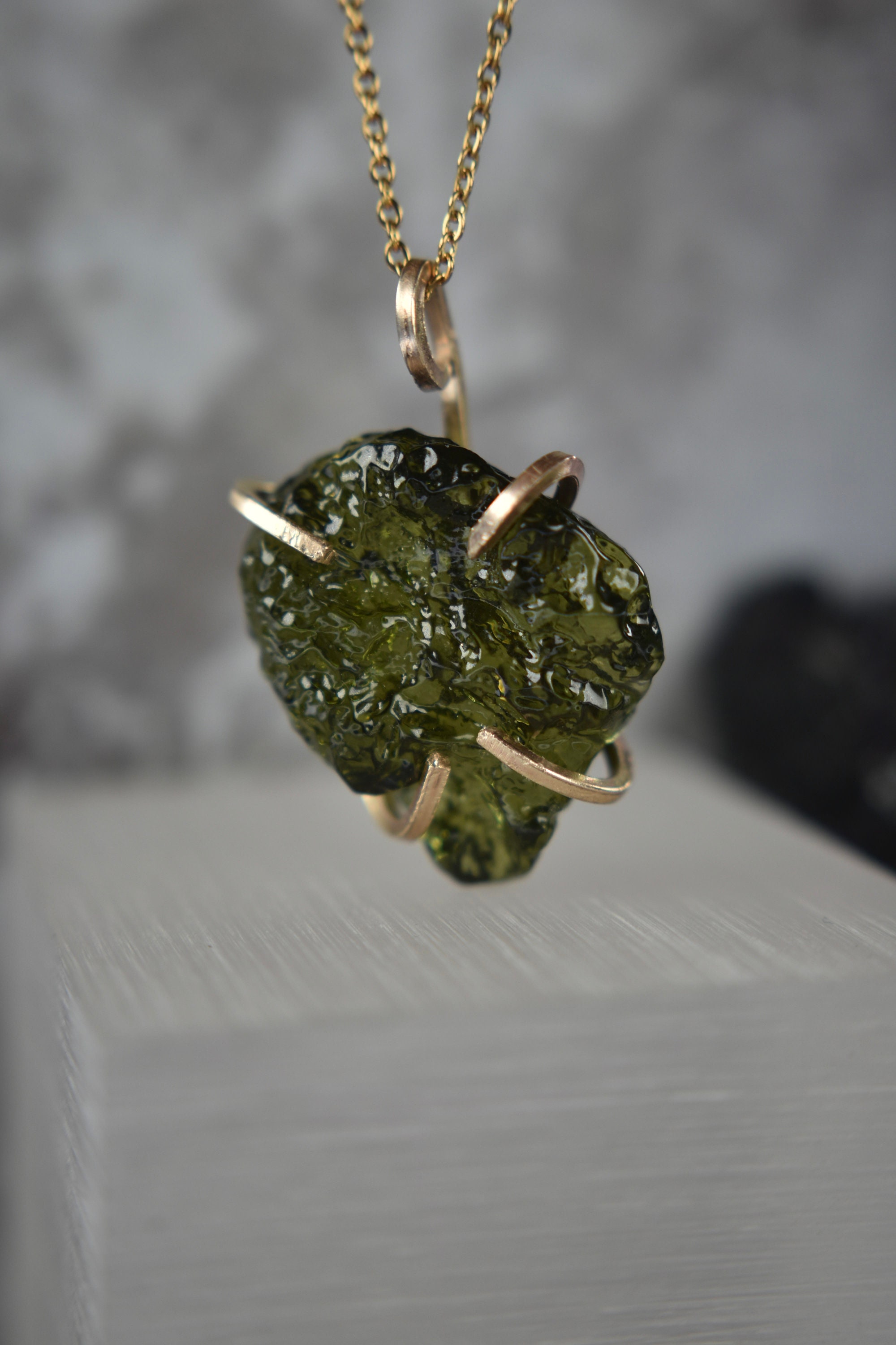 Kind Moldavite Necklace Olive 
