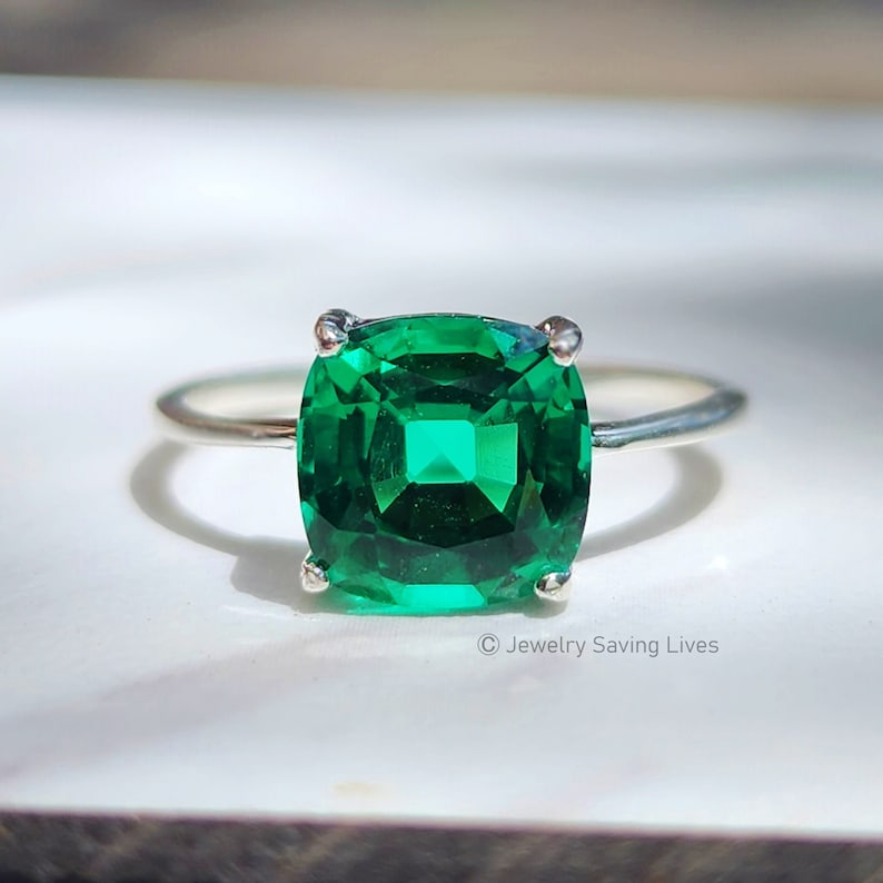 ring, brilliant cut green emerald, square stone, silver, yellow gold, rose gold