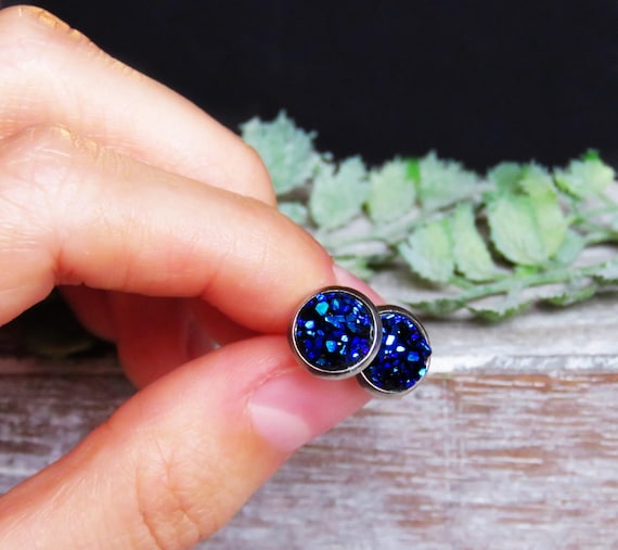 Dainty deep blue druzy earrings, blue druzy studs, dark blue earrings, dark blue druzy stud earrings, blue crystal earrings