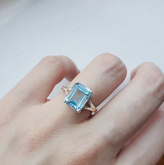 Aquamarine Ring Brilliant Emerald Cut Aquamarine Ring Set in