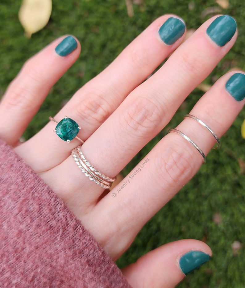 Emerald ring, raw natural emerald ring, emerald square ring for women, emerald stacking ring, unique vintage emerald ring, emerald solitaire image 2