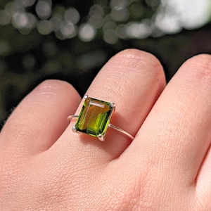 Peridot ring emerald cut, peridot ring set in sterling silver, unique bright green peridot engagement ring, rectangle 4 cts peridot ring