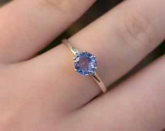Anello solitario con tanzanite rotonda naturale, anello con tanzanite in oro, anello con tanzanite viola rotonda in argento, anello di fidanzamento con tanzanite autentica
