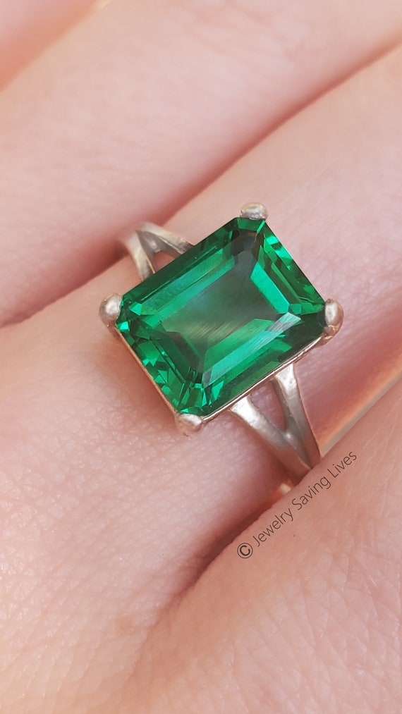 Buy Green Emerald (Panna) Rings Online at Best Price | GemPundit