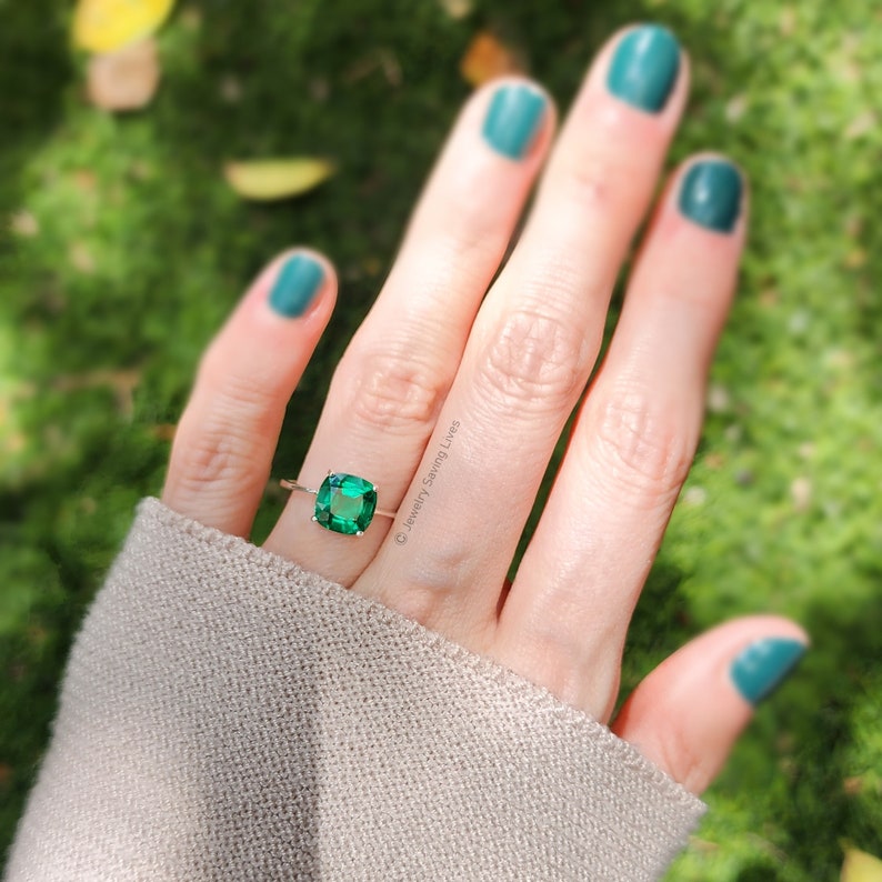 ring, brilliant cut green emerald, square stone, silver, yellow gold, rose gold