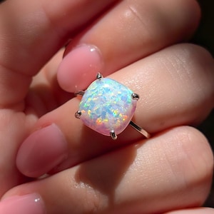 Stor opalring, vit opalring, opalsmycken, vit opal, unik opalring, vit eldopalring, unik stor opalring, vit opalring