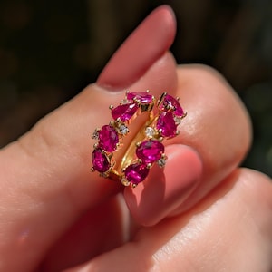 Créoles en rubis en or jaune, or blanc, or rose massif 10 carats, 14 carats, 18 carats