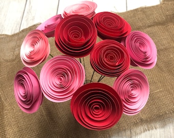 Bouquet de fleurs en papier pour la Saint-Valentin : roses spirales rouges et roses
