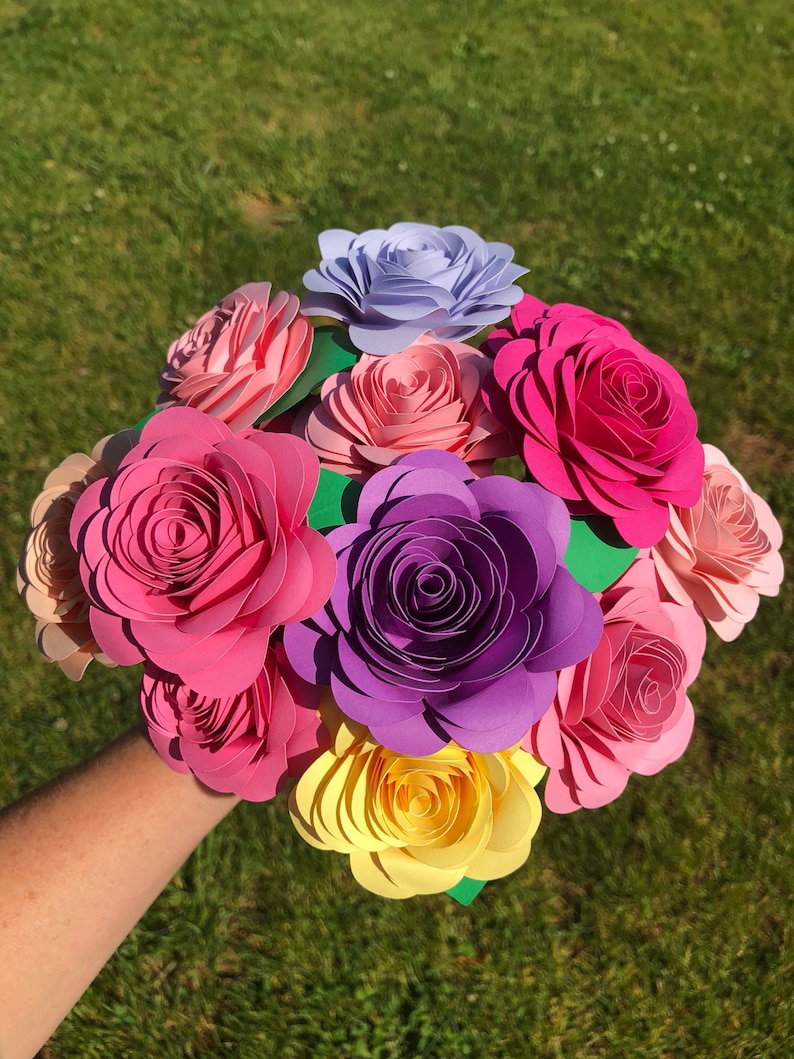 Bouquet cadeau fleurs en papier décoration de chambre d'enfant bouquet de fleurs en papier rosaces multiples image 9