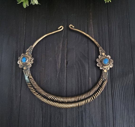 Brass Tone Spiral Choker Necklace,Vintage Nomadic… - image 3