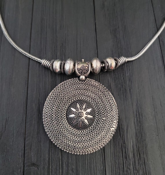 Black and silver tone necklace,Tibetan pendant ne… - image 9