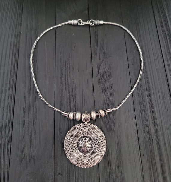 Black and silver tone necklace,Tibetan pendant ne… - image 2