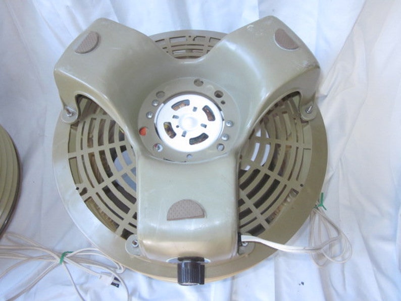 MCM Fan Home Decor Atomic Age Decor Home Furnishings Vintage Robeson Cool N Comfy 12 3 Speed Hassock Fan Deck or Porch Fan