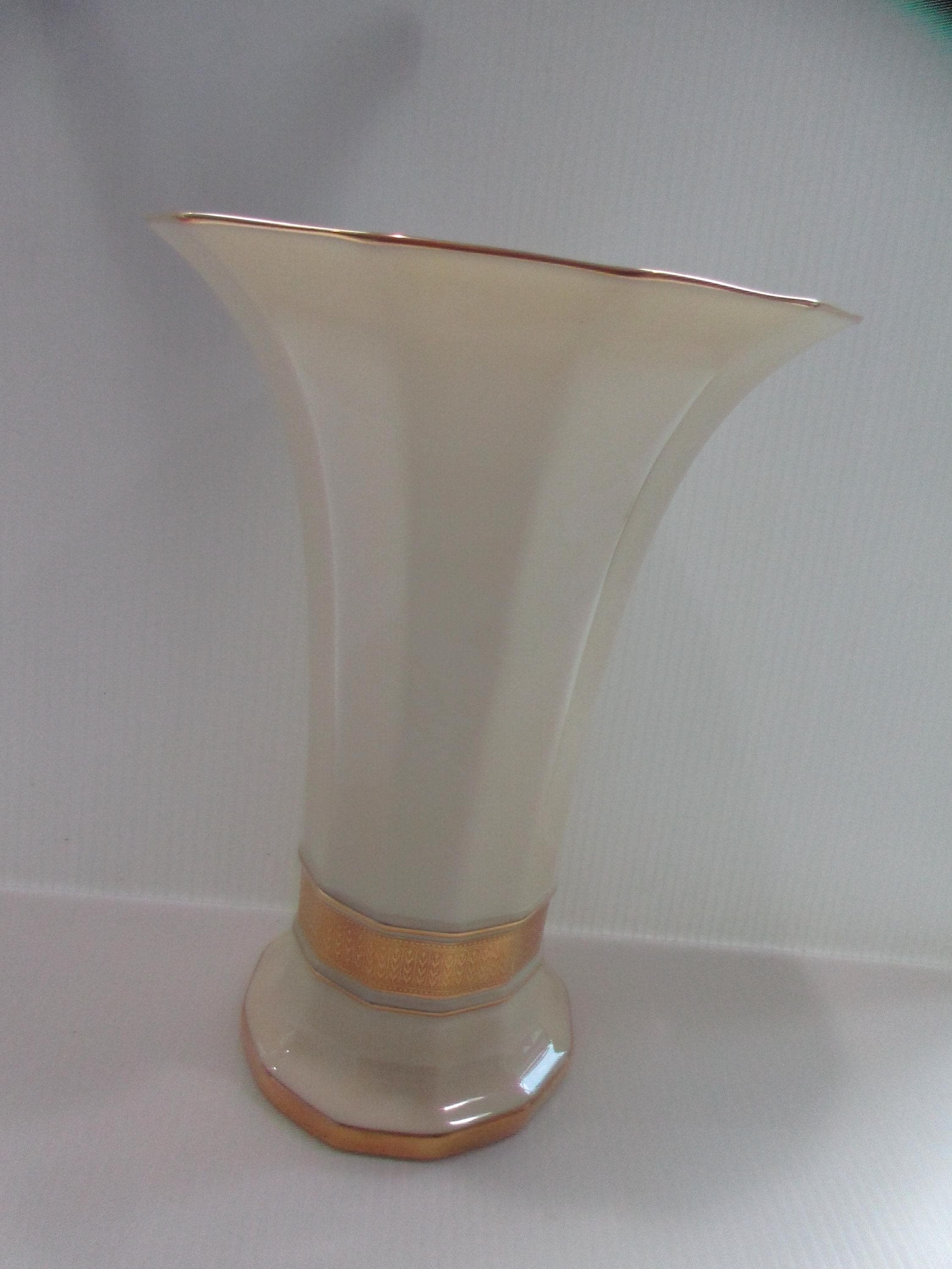 Vintage Handpanted Lenox Porcelain Vase with 24 kt trim, dates to between 1931 and 1952, rare collectible vase