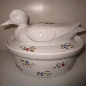 Vintage Cordon Bleu international Floral Dish with a Porcelain Duck Lid, Oval Covered Casserole Dish, BAKEWARE