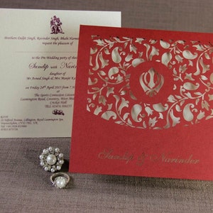 Ganesha In the Middle Luxury Top Fold Índia Convite de casamento asiático personalizado, cortado a laser com envelopes e impressão gratuitos