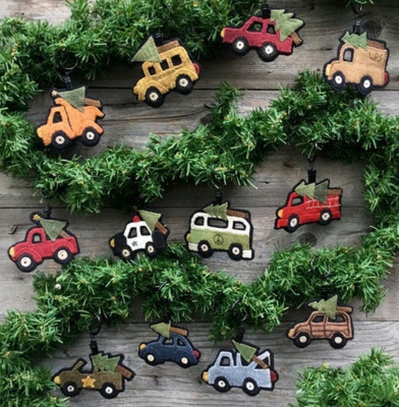 Vintage wool Ornament PATTERN Bringing Home the Tree