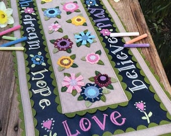 Garden Party Chalkcloth Runner ~ Wool Applique PATTERN BR212