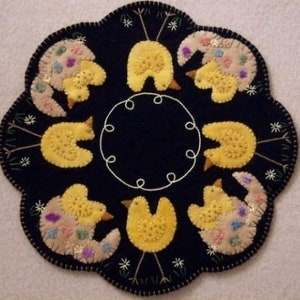 It&#39;s Spring, Chicks! -Primitive Penny Rug PATTERN - CP108