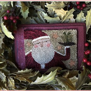 Prim Santa ~ Punchneedle PATTERN TK160