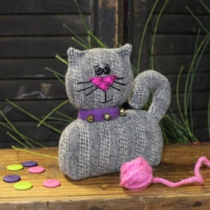 Here Kitty  - Pincushion PATTERN -CWC642