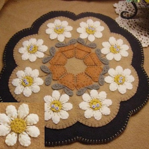 Delightful Daisies - Wool applique Penny Rug PATTERN PLP112